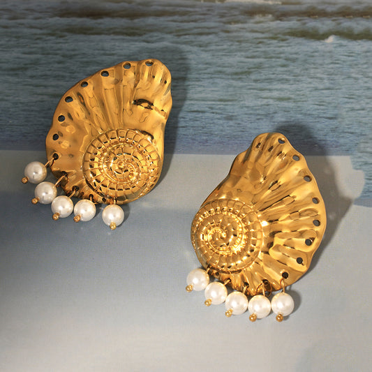 18K Gold Seashell Stud Earrings