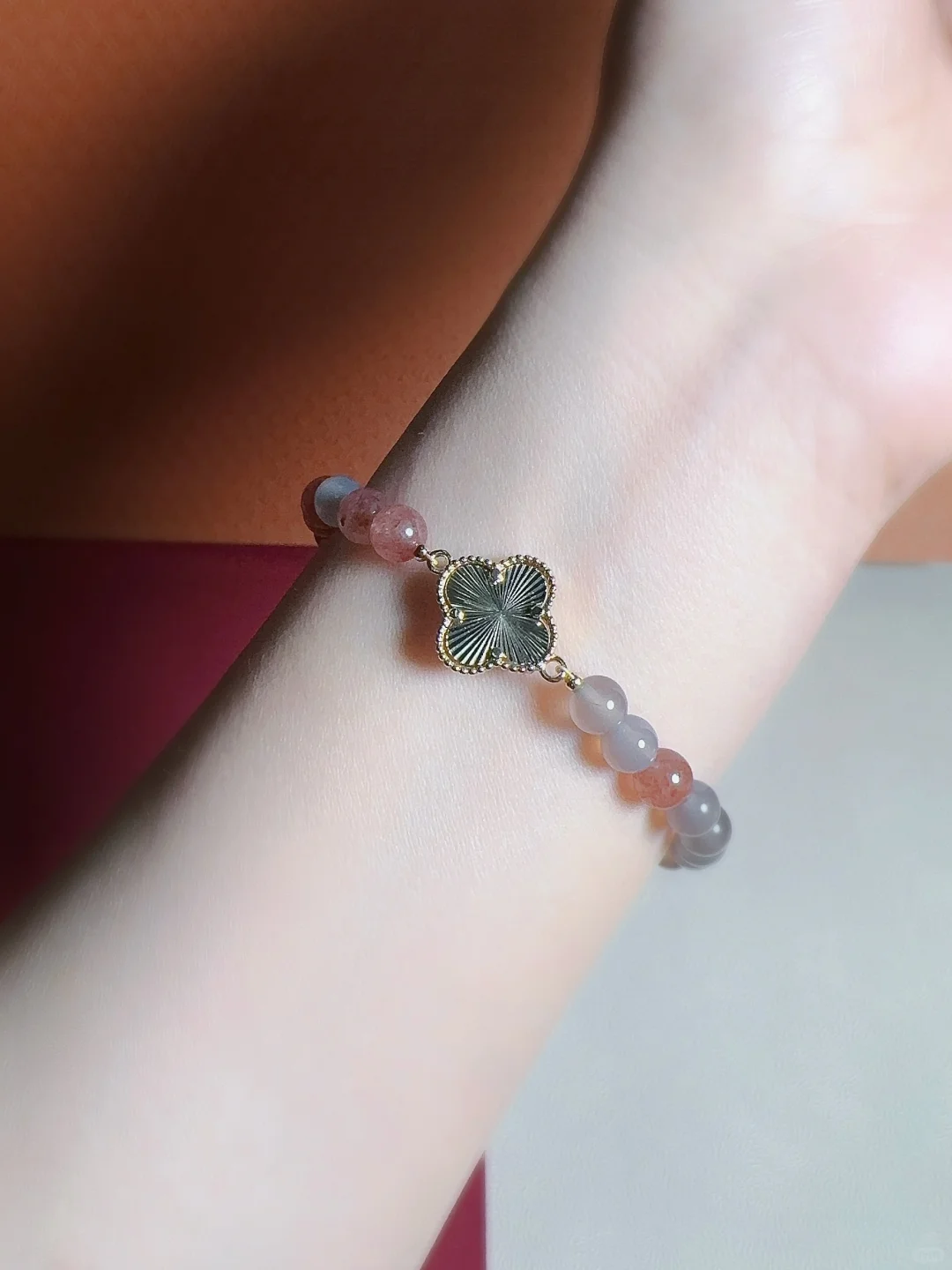Strawberry Quartz and Gray Agate Bracelet - Love & Stability｜Moondora